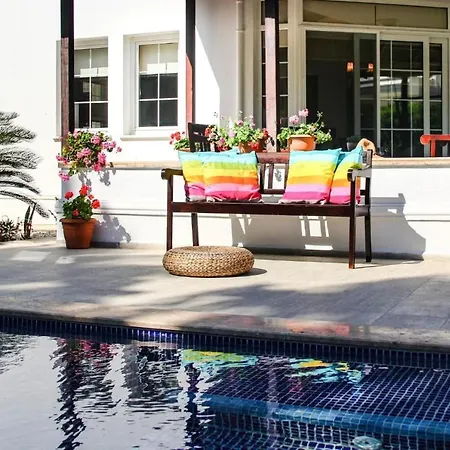 Immaculate 3-bed Nest Otel