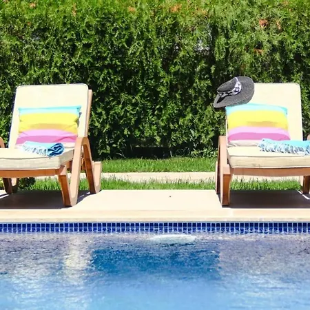 Immaculate 3-bed Nest Otel
